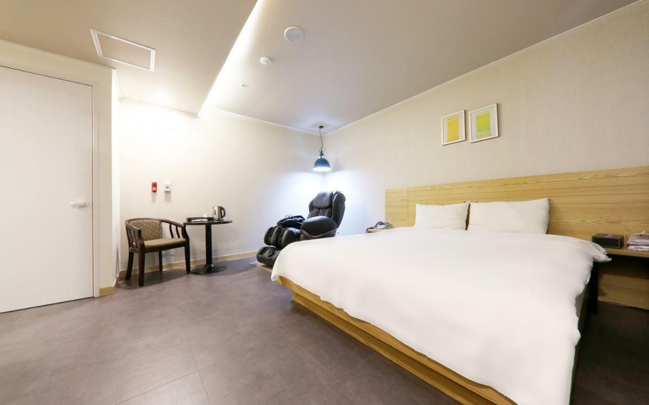 A7 Hotel Suwon Exterior foto